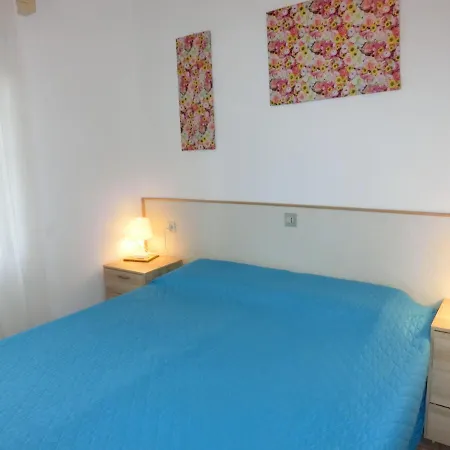 Comfy With Garden And Parking Apartment