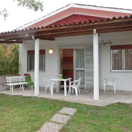 公寓 Comfy With Garden And Parking 比比翁